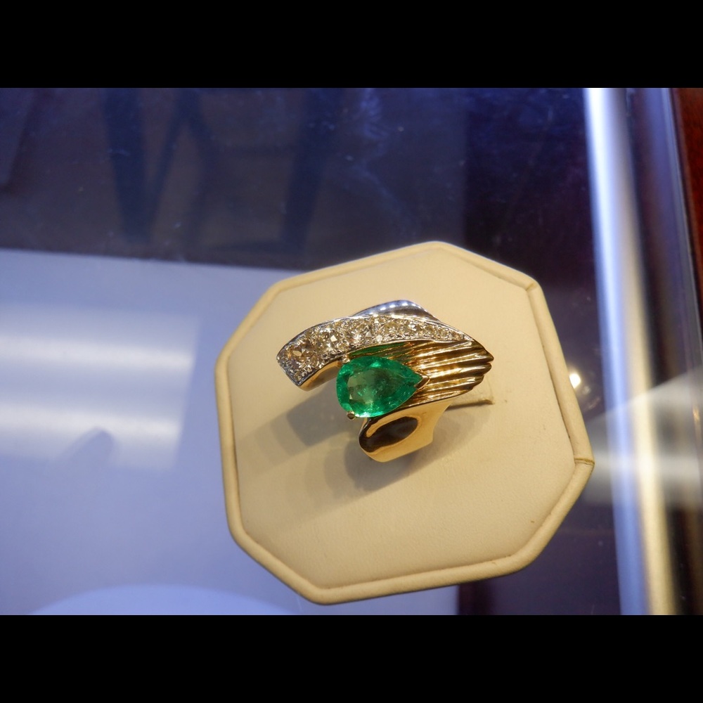18k gold diamond and emerald ring - Picture 6 of 7